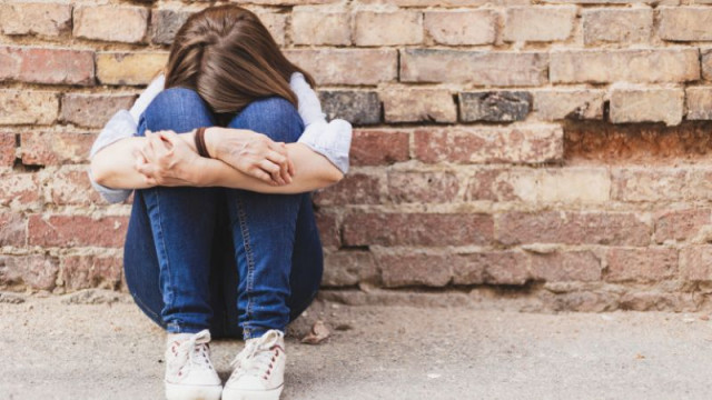 Младежите настанени в приемни семейства често стават жертва на подигравки